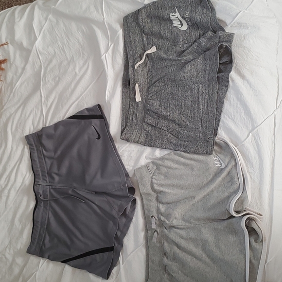 Women Nike shorts lot
